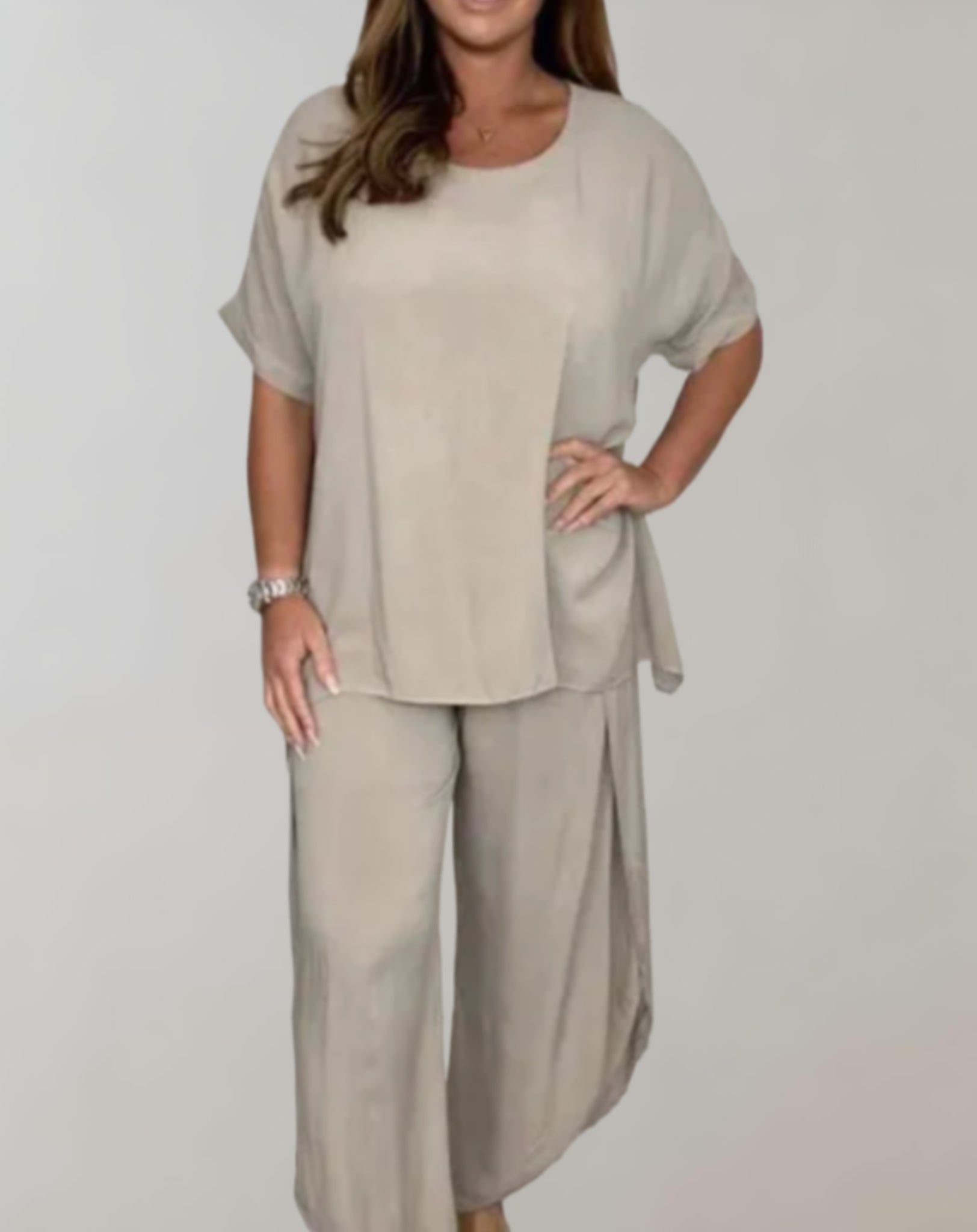 Dana - 2-delige set met oversized top met halve mouwen en bijpassende broek met zijsplitten