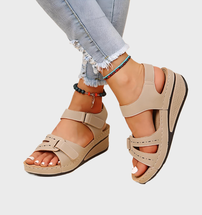 Whitney - comfortabele, lichtgewicht instapsandalen met sleehak, open teen en klittenbandsluiting