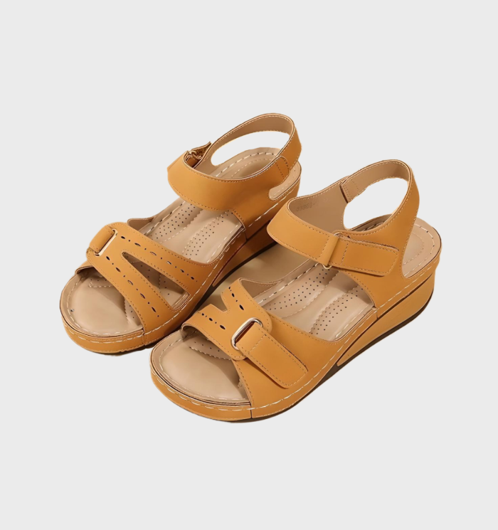 Whitney - comfortabele, lichtgewicht instapsandalen met sleehak, open teen en klittenbandsluiting