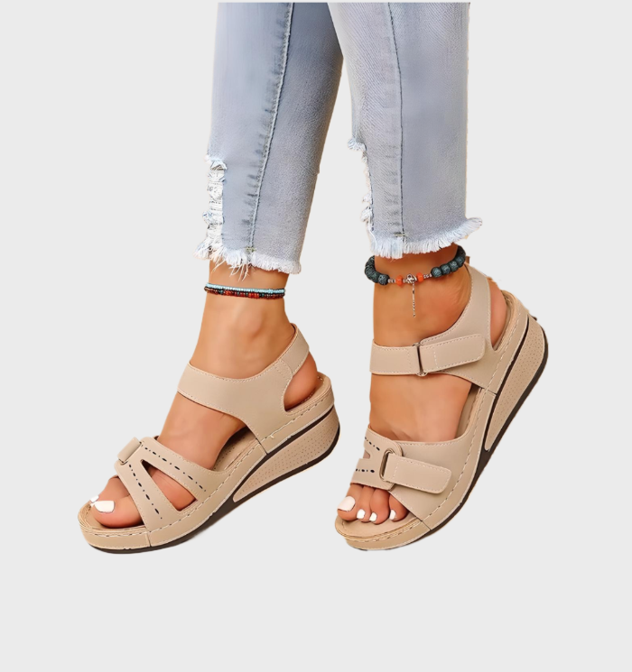 Whitney - comfortabele, lichtgewicht instapsandalen met sleehak, open teen en klittenbandsluiting