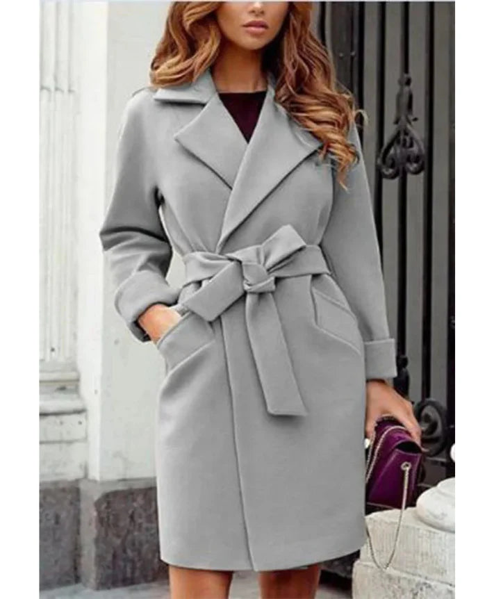 Stijlvolle trenchcoat dames met riem en reverskraag